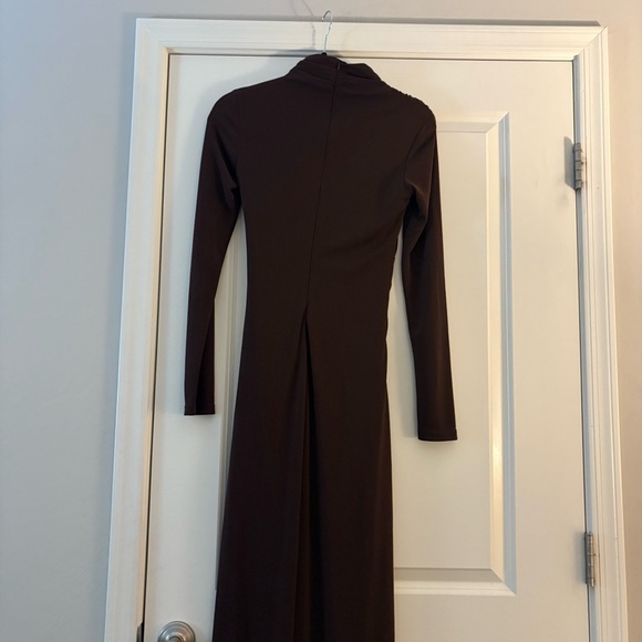Zara Women’s Elegant Brown Long Sleeve Midi Dress - Picture 5 of 9